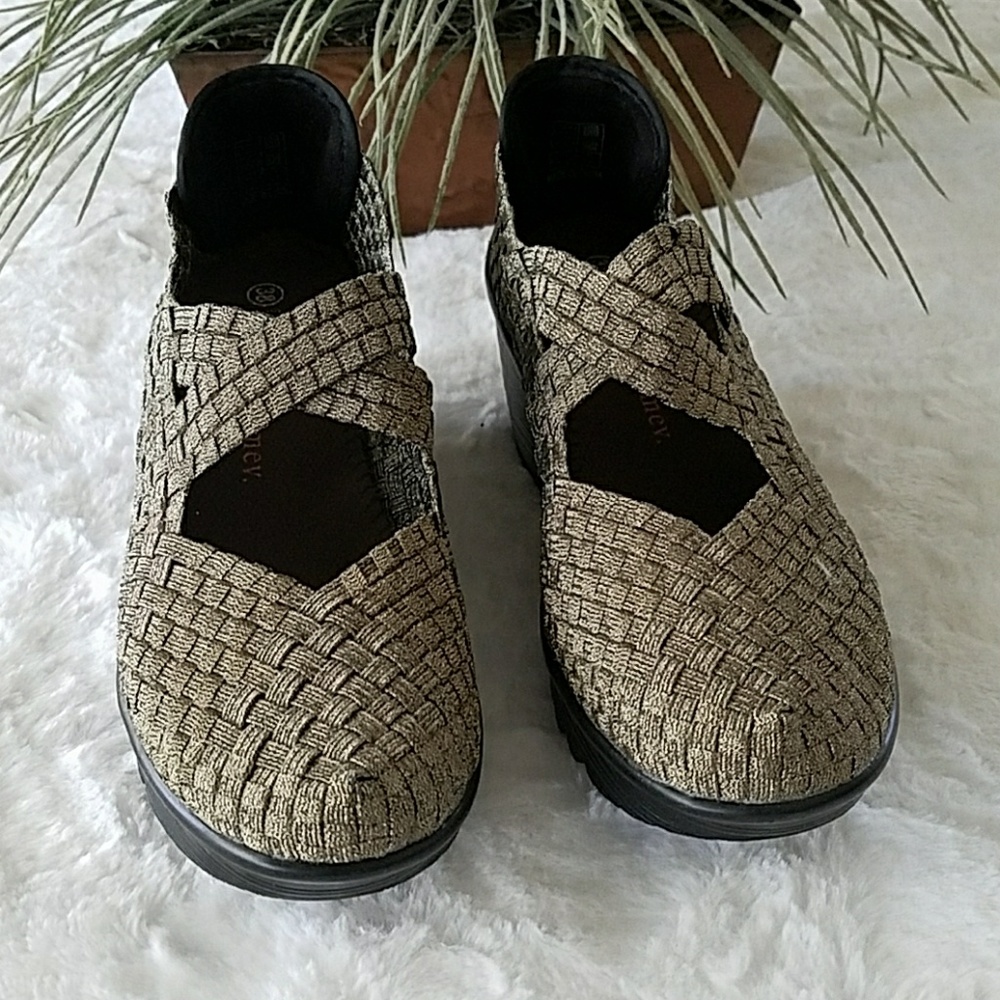 ๐ฅSEE NEW LISTING๐ฅ Bernie Mev Slip On NWOT - Picture 3 of 9